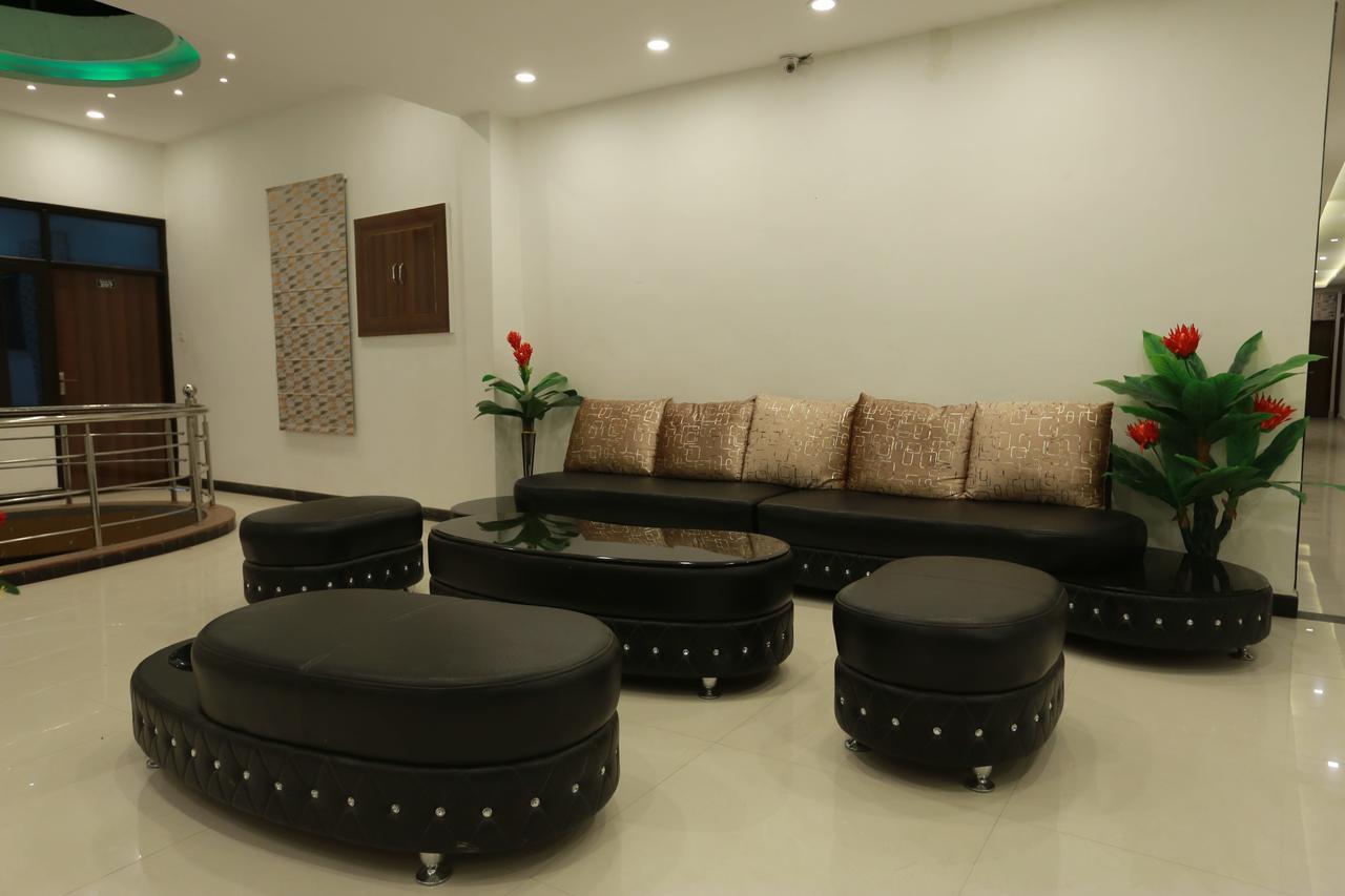 Oyo 8837 Hotel Surya Galaxy Kānpur Eksteriør bilde