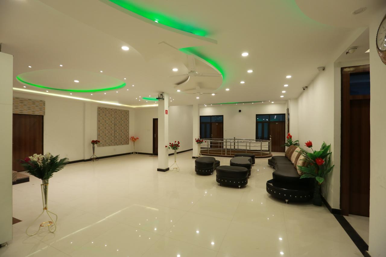Oyo 8837 Hotel Surya Galaxy Kānpur Eksteriør bilde