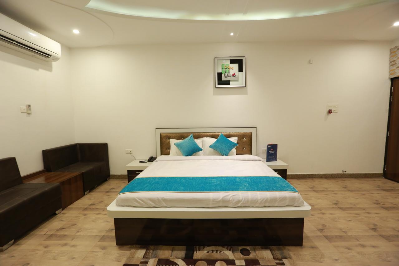 Oyo 8837 Hotel Surya Galaxy Kānpur Eksteriør bilde