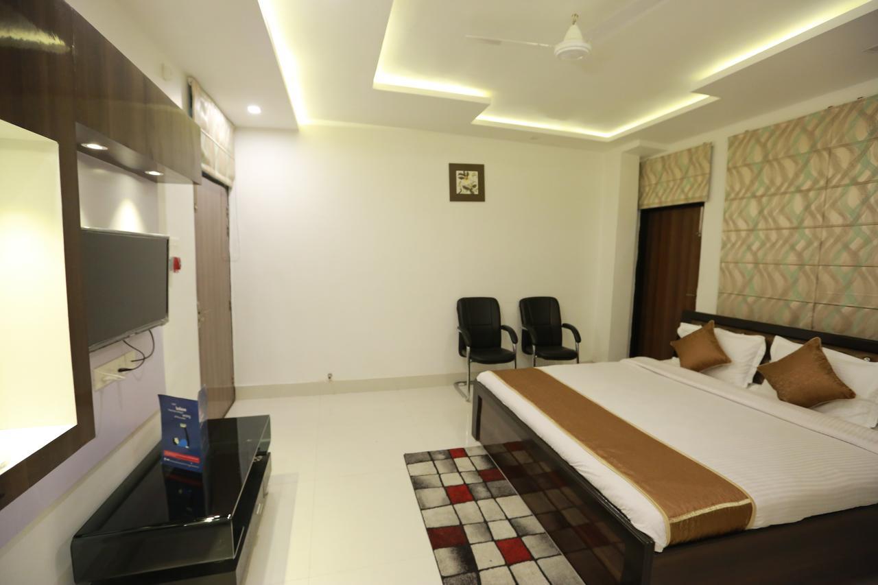 Oyo 8837 Hotel Surya Galaxy Kānpur Eksteriør bilde
