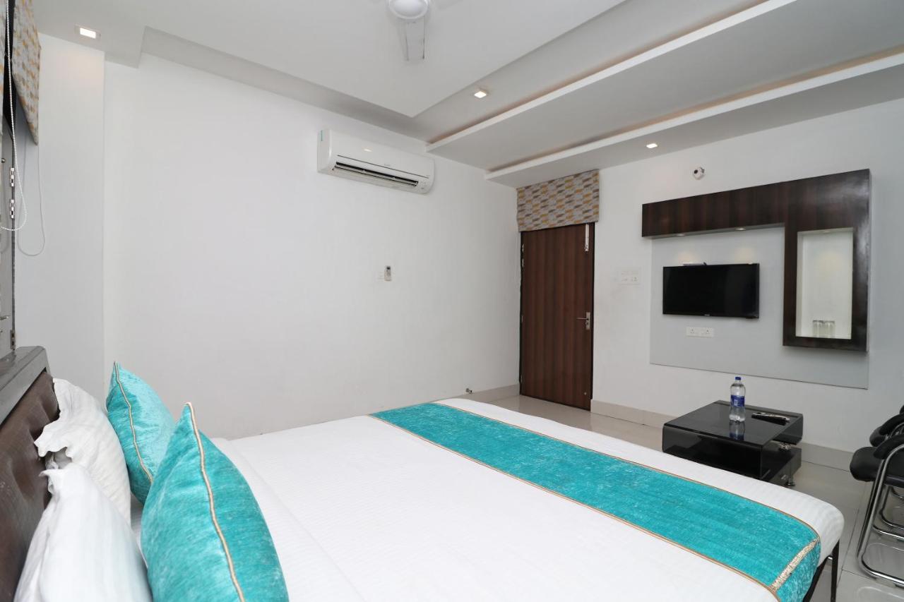 Oyo 8837 Hotel Surya Galaxy Kānpur Eksteriør bilde